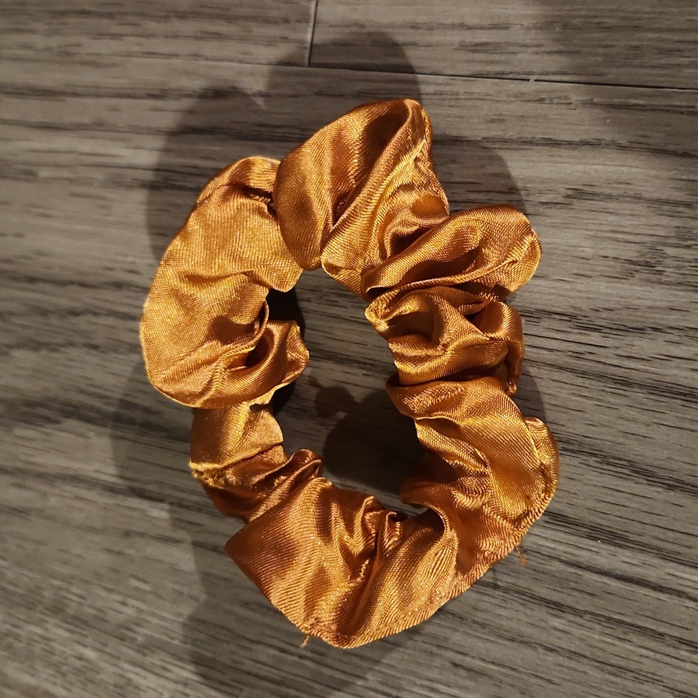 🐻 New Scrunchie
